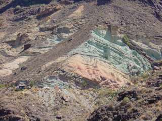 Kupferhaltiges Berggestein